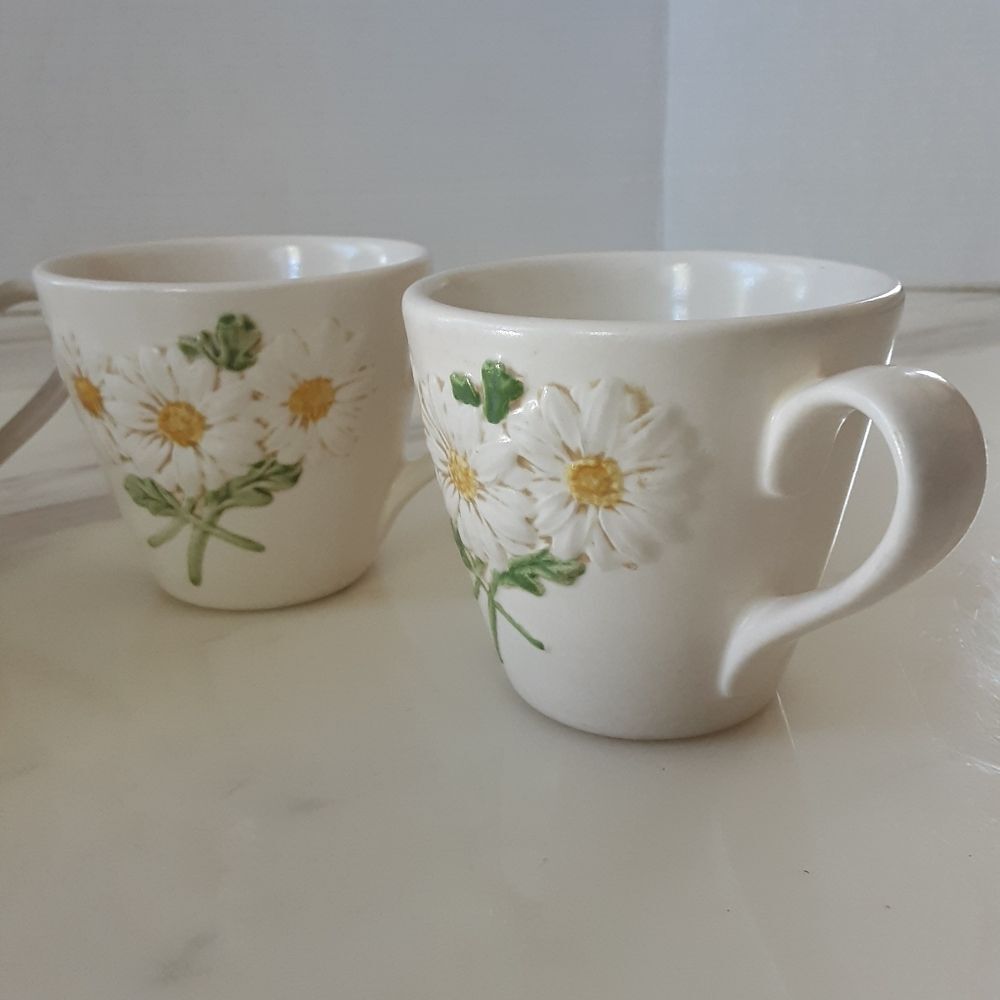 METLOX Pottery PoppyTrail Sculptured Daisy Cups - USA Set Of 4 - Vtg - Picture 4 of 9